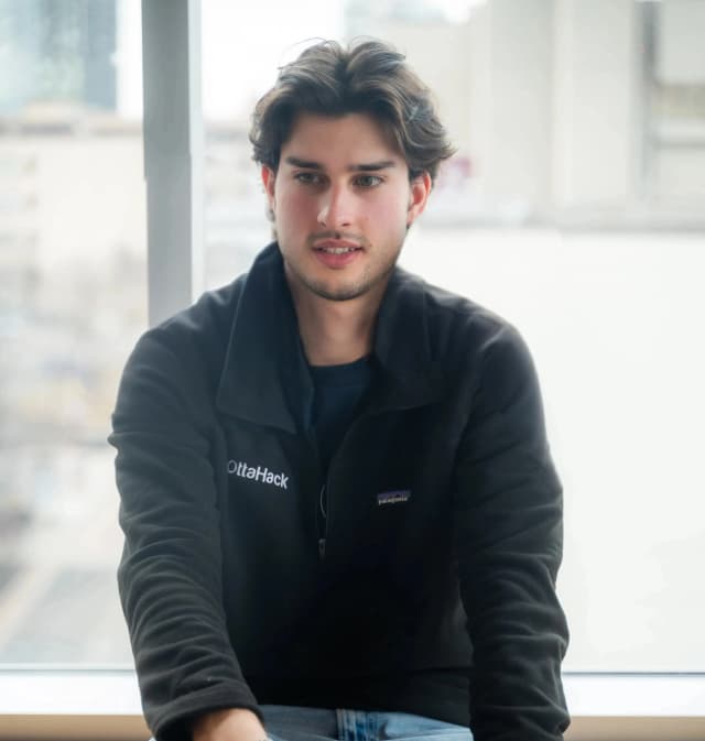 Picture of Deniz Jasarbasic